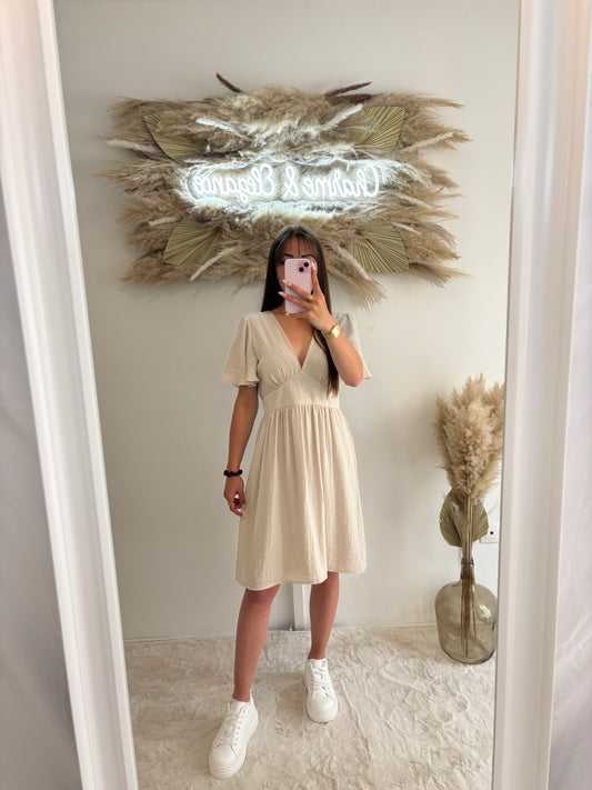 Robe beige (dos nu)