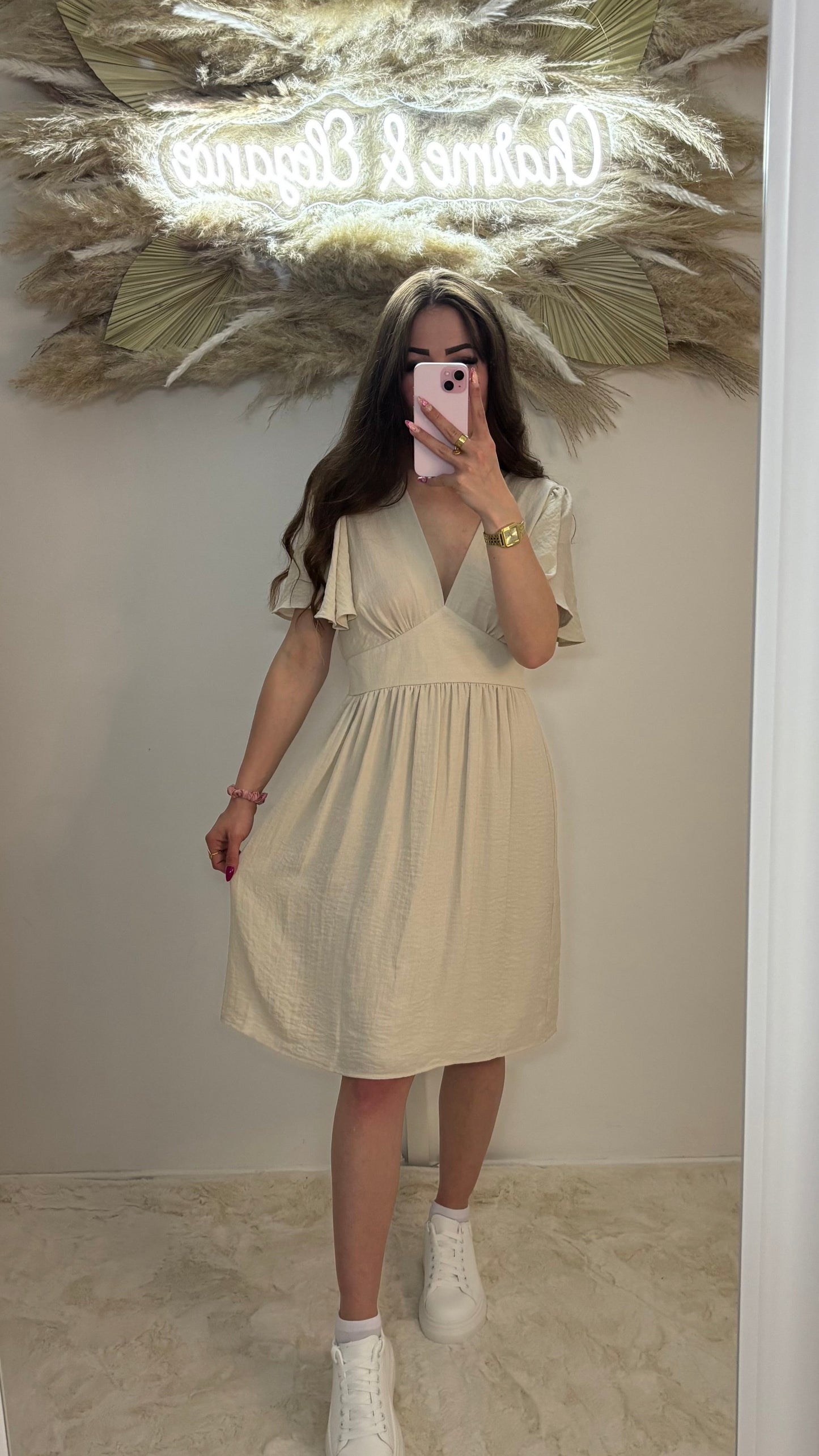 Robe beige (dos nu)